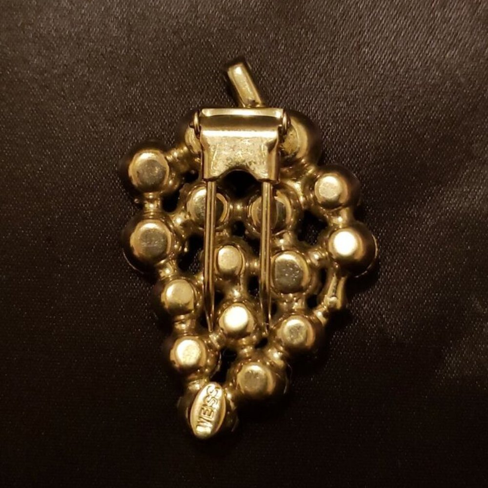 WEISS Clear Rhinestone Grape Cluster Brooch - Picture 4 of 10